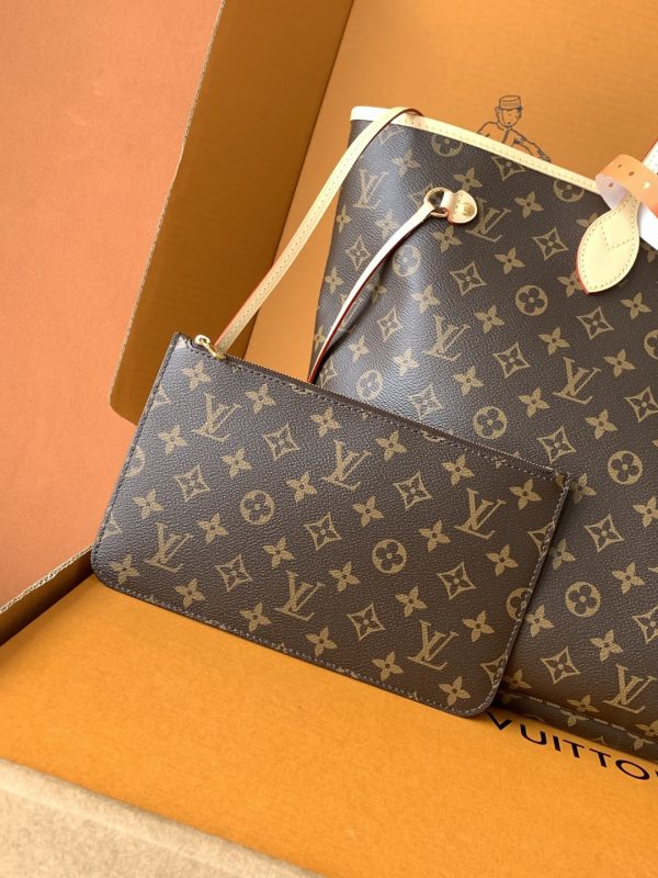 cmp_i1765600258953_4487_0_4 Old flower red 🎀🎀 Classic shopping bag large size 💋💋 Louis Vuitton's new Neverfull