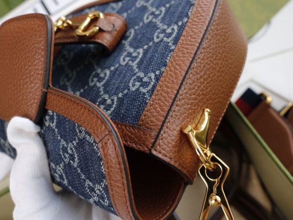 i1625728386_4734_8 The GG horseclip 1955 series mini handbag adds a mix and match style to this retro style collection