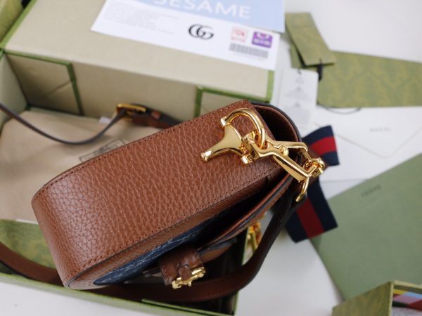 i1625728386_5754_4 The GG horseclip 1955 series mini handbag adds a mix and match style to this retro style collection