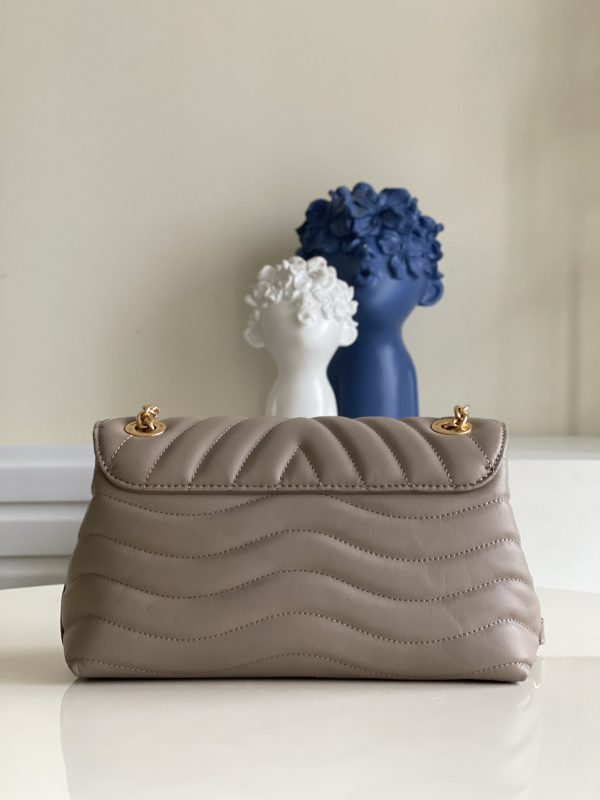 i1628427879_1037_2 LV New Wave Chain Bag