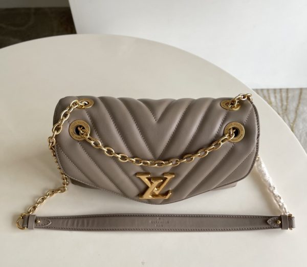 i1628427879_514_6 LV New Wave Chain Bag