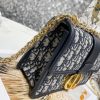【 Dio.r 30 Montaigne 】 30 Montaigne is a bag with a strong French style. It is minimalist and high-end, with a casual and lazy feeling. It looks good when worn diagonally, on one shoulder, or even on a duck!!