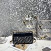【 Dio.r 30 Montaigne 】 30 Montaigne is a bag with a strong French style. It is minimalist and high-end, with a casual and lazy feeling. It looks good when worn diagonally, on one shoulder, or even on a duck!!