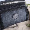 This waist bag is made of beige and ebony GG Supreme canvas