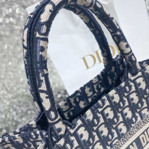 i1646120607_1578_4 This Book Tote handbag was designed by Maria Grazia Chiuri, Creative Director of Dr Women's Wear