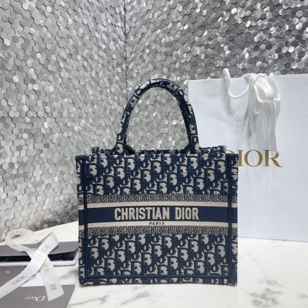 i1646120607_7776_0 This Book Tote handbag was designed by Maria Grazia Chiuri, Creative Director of Dr Women's Wear