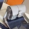 i1675224426_3315_1 This Dior Hit the Road handbag, paired with shoulder straps, is a new product of the season that blends modern style with Dior's haute couture spirit