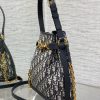 i1686463544_3976_4 The latest C'est series of brick cabinets is elegant and classic, with blue Oblique floral fabric and a unique bucket bag shape