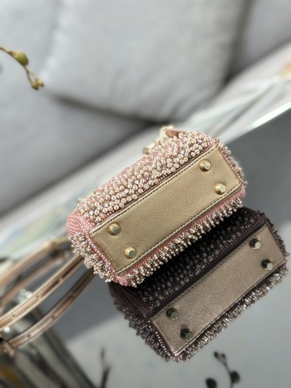 i1688479636_8835_3 ❤️❤️ Lady Dior's ultra mini embroidered beads, lined with sheep tendons, highlight the minimalist aesthetic of the Lady Dior collection, embodying Dior's profound insight into elegance and beauty