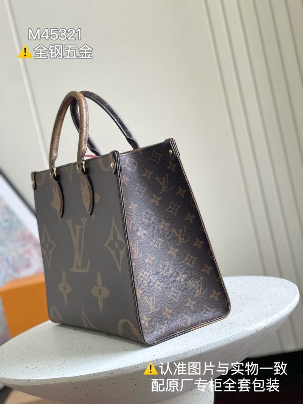 i1695491705_7982_3 Onthego Medium Handbag