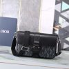 i1700328551_8855_1 This Dior Hit the Road handbag, paired with shoulder straps,