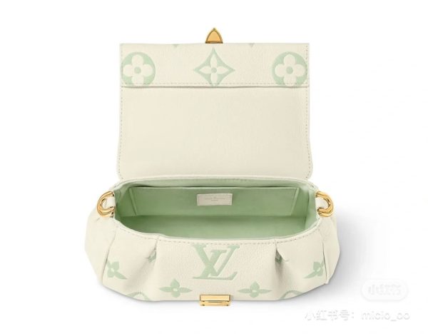 i1702537076_6643_4 FAVORITE handbag