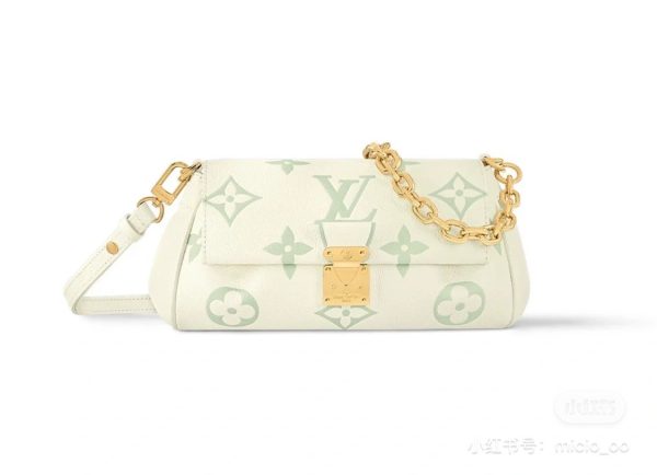 i1702537076_7285_0 FAVORITE handbag