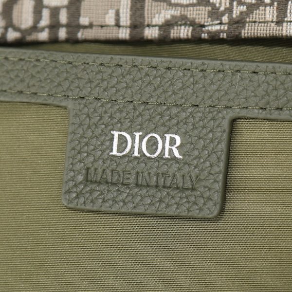 i1715895339_2050_1 💰 This saddle messenger bag features a stylish design, paired with a flip cover, showcasing exquisite elegance and elevating the style of the saddle series. Crafted with khaki Oblique printed fabri
