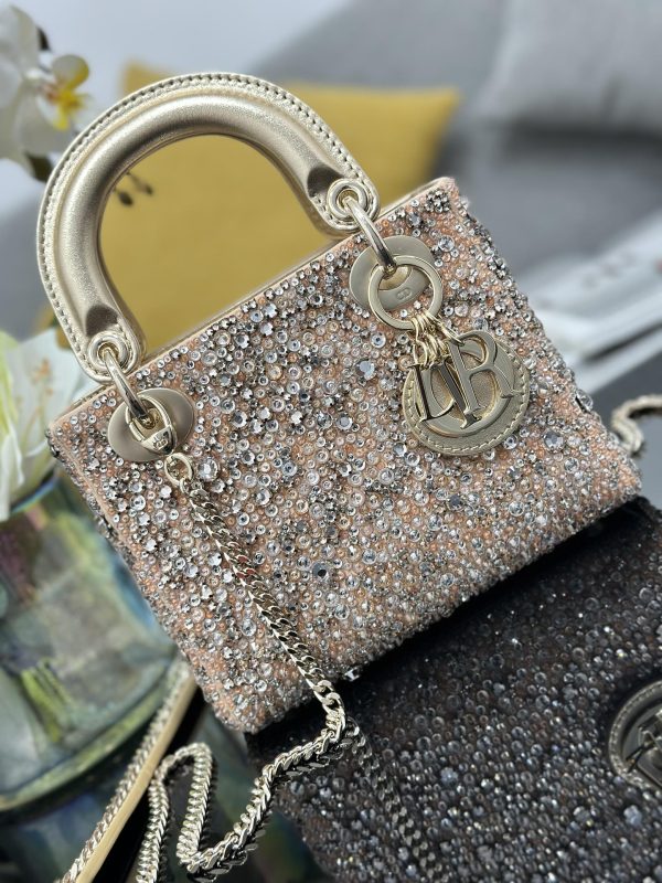 i1720170015_2884_4 ❤️❤️ Lady Dior's three grid embroidered bead diamond gold, with lamb tendon inside, is carefully crafted with 27 different sizes of bead diamonds