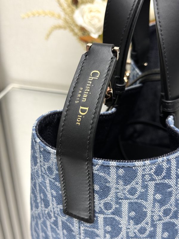 i1720371096_3291_0 medium size 💙 Dior Toujours denim blue cloth handbag