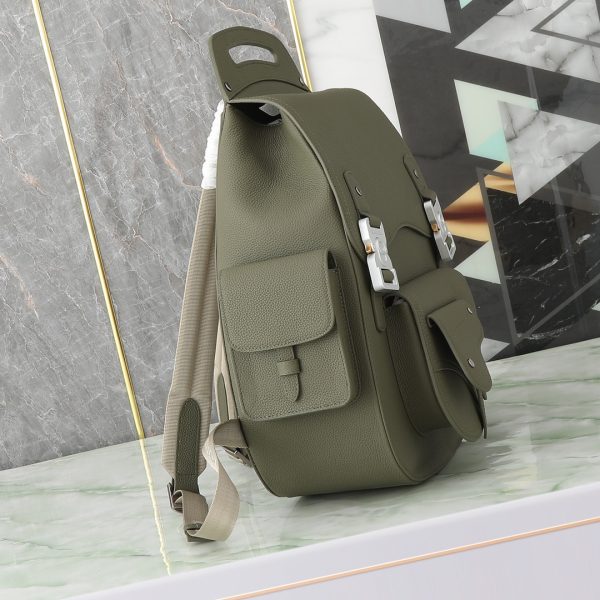 i1720433526_7019_0 This large Gallop backpack features a stylish original design that highlights the classic saddle style logo