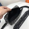 i1722363058_9794_7 The practical and compact style makes it an ideal Safari messenger bag for daily items. Made of beige and black Dior Oblique jacquard materials