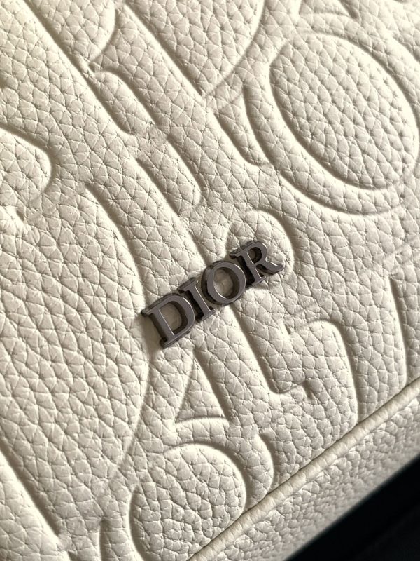 i1725289307_6662_2 This Dior Hit The Road flip backpack blends modern style with Dior's haute couture spirit