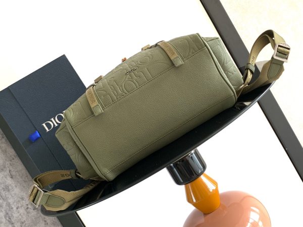 i1726160716_6006_2 This Dior Hit The Road flip backpack blends modern style with Dior's haute couture spirit