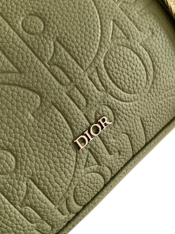 i1726160717_8076_4 This Dior Hit The Road flip backpack blends modern style with Dior's haute couture spirit