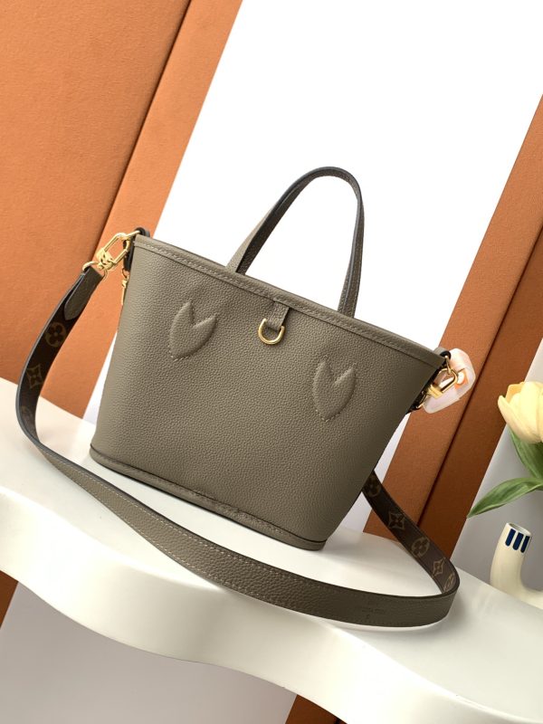 i1728795680_2969_4 Out BB handbag