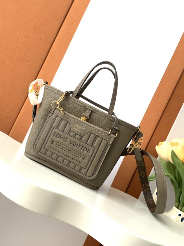 i1728795680_990_5 Out BB handbag