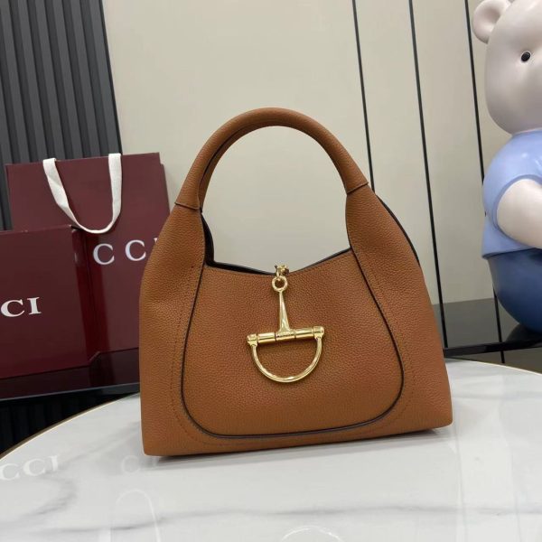 i1744525418124_750_0_0 Gucci Softbit Series Shoulder Craftsmanship Incorporates Large Half Horseneck Buckle Design, Brand Classic Equestrian Style