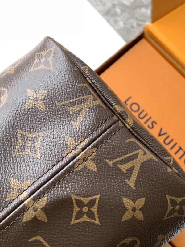 i1745316401_6110_2 Neverfull Medium Handbag