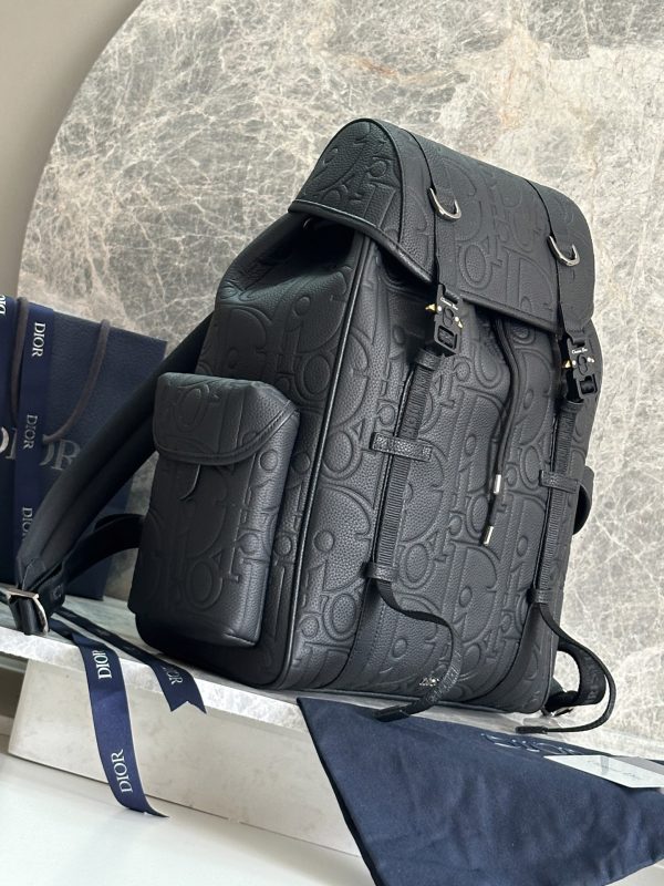 i1746805597580_1312_0_1 This Dior Hit The Road flip backpack blends modern style with Dior's haute couture spirit