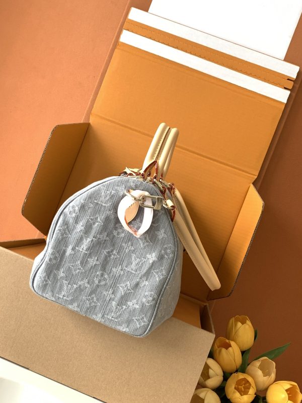 i1747199028_600_0 SPEEDY SOFT 30 Handbag