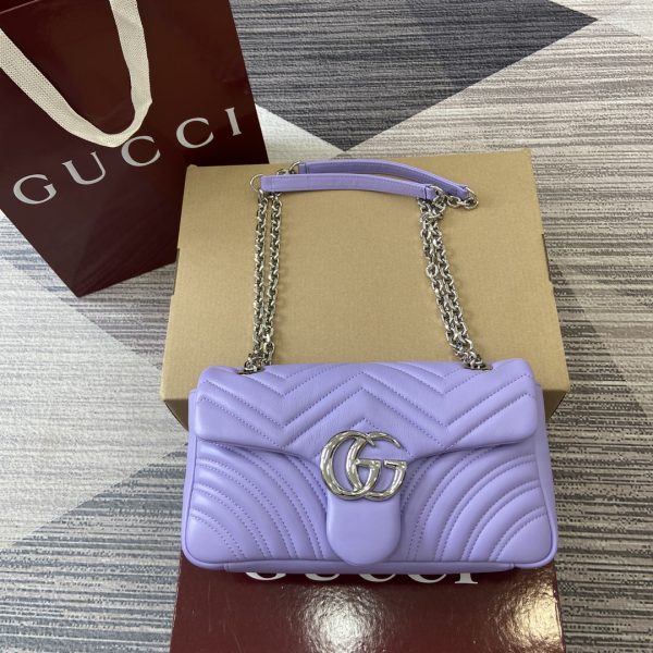 i1747300128_3599_8 The GG Marmont series ingeniously integrates styling accessories and cut chain straps, selecting soft leather to create a bag shape with soft lines
