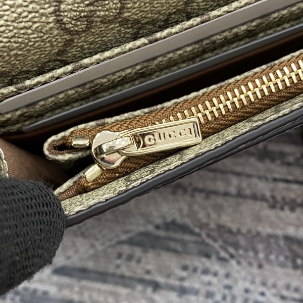 i1747542302_4155_0 The GG Emblem series shoulder backpack is revitalized, interpreting the brand's timeless elegance and exquisite craftsmanship