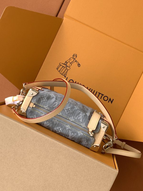 i1747884690_3020_2 Side TRUNK Medium Handbag