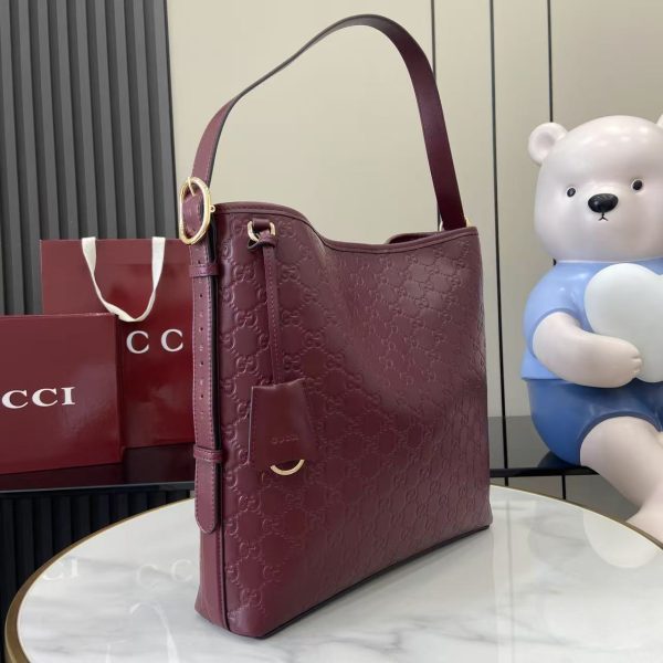 i1754818323092_7885_0_1 The GG Emblem series reinterprets the brand's timeless elegance and exquisite craftsmanship