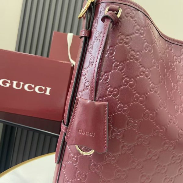 i1754818328780_6305_0_9 The GG Emblem series reinterprets the brand's timeless elegance and exquisite craftsmanship
