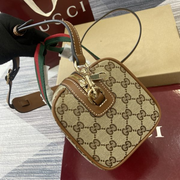 i1758362495131_3651_0_2 The inspiration for the GG mini handbag comes from the styling of Gucci's iconic travel bag