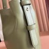 The Gucci Beatrix handbag series is crafted with black cowhide material and is meticulously crafted