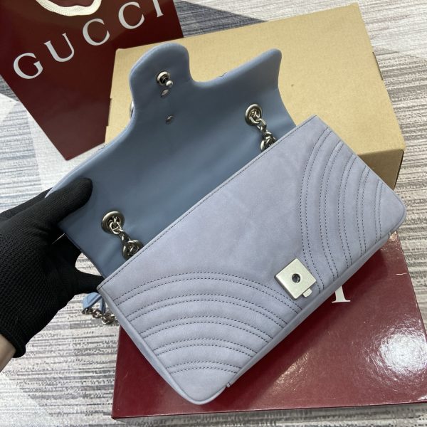 i1761120641174_8175_0_7 The GGMarmont series ingeniously integrates styling accessories and cut chain straps, selecting soft leather to create a bag shape with soft lines