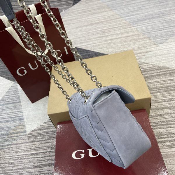 i1761120642285_8330_0_2 The GGMarmont series ingeniously integrates styling accessories and cut chain straps, selecting soft leather to create a bag shape with soft lines