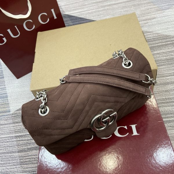 i1761120649627_5312_0_3 GG brand's iconic Marmont series ingeniously integrates styling accessories and cut chain straps, creating a soft and fashionable bag style