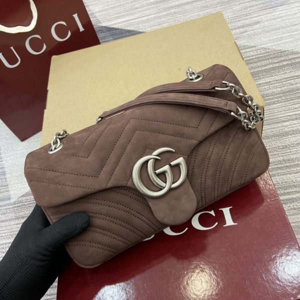 i1761120649657_818_0_5 GG brand's iconic Marmont series ingeniously integrates styling accessories and cut chain straps, creating a soft and fashionable bag style