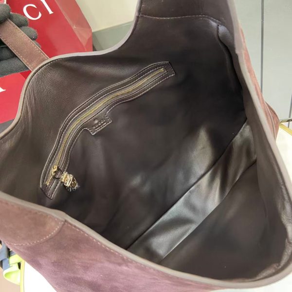 i1762713298731_6907_0_7 Gucci Jackie 1961 collection launches a soft shoulder bag style