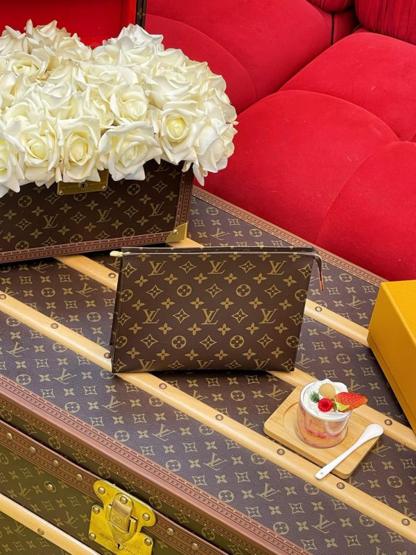 i1762902954395_7893_0_2 M83547 handbag