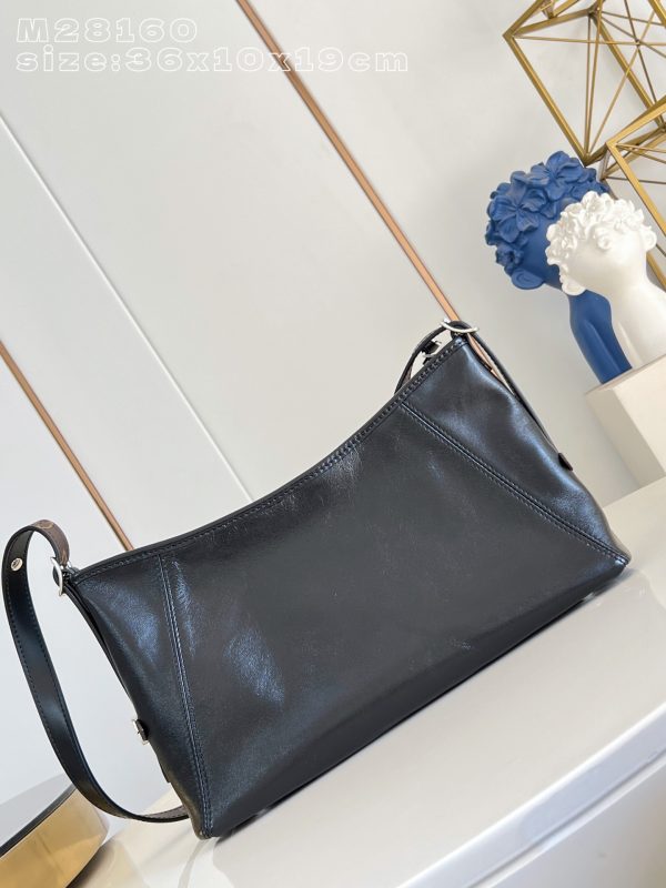 i1768191895052_7946_0_4 Carryall East West