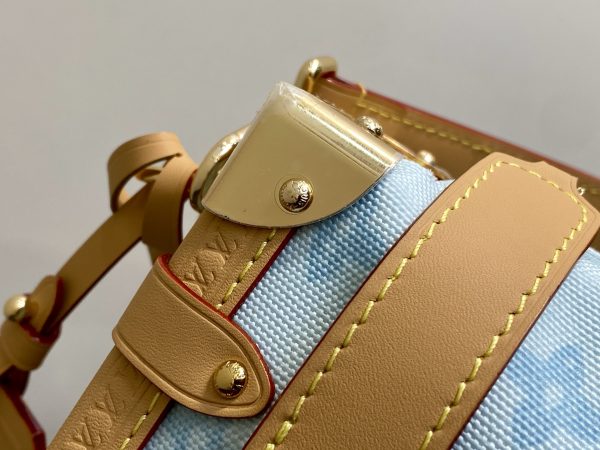 i1769573870627_6704_0_5 Sac Side Trunk MM handbag