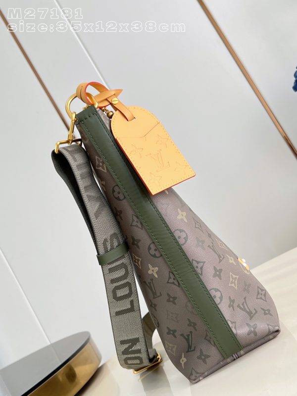 i1769659938120_7666_0_3 Vagabond Hobo handbag