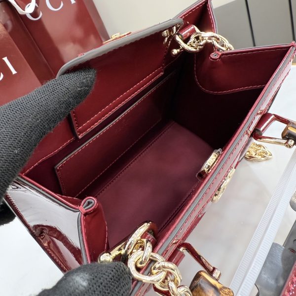i1769761761232_2576_0_8 This Gucci Diana collection bag is one of the brand's iconic collections