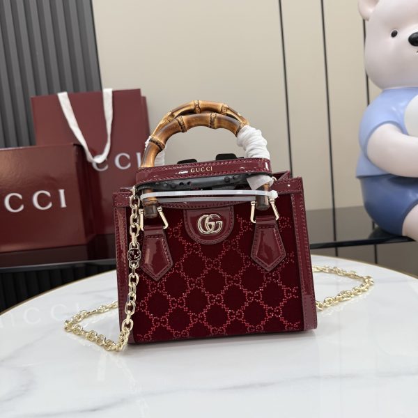 i1769761783775_9621_0_0 This Gucci Diana collection bag is one of the brand's iconic collections