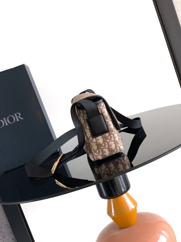 i1775341324695_4847_0_1 This Dior Jett messenger bag was created by Jonathan Anderson for his Dior debut collection